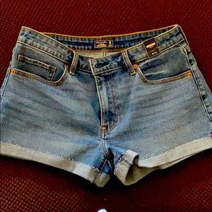 Abercrombie & Fitch short